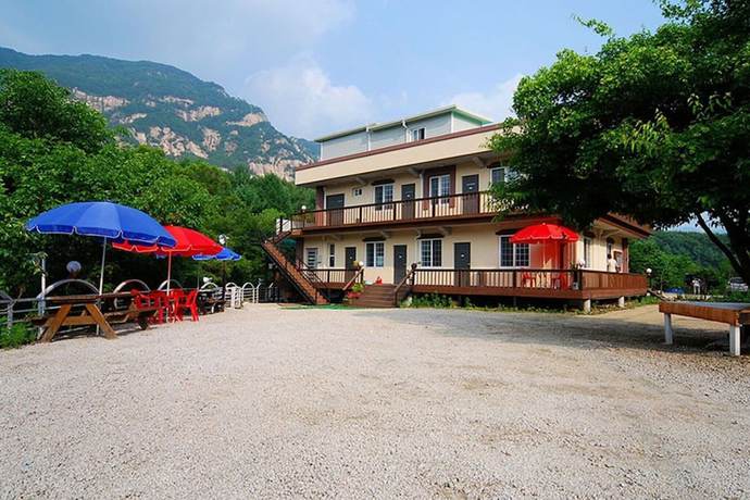 Imagen de los interiores del Hotel Pocheon Yeohaeng Sketch Pension. Foto 20