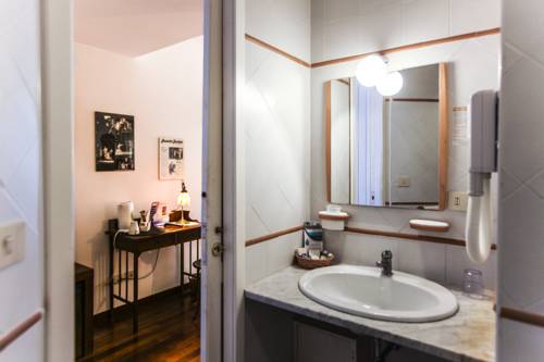 Imagen de la habitación del Hotel Pocho. Foto 11