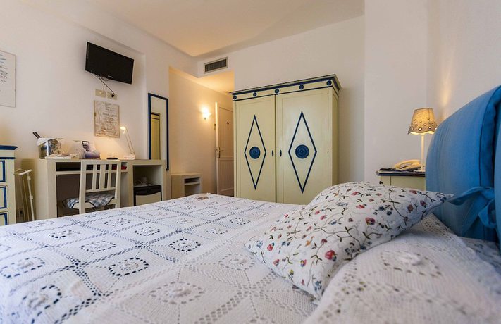 Imagen de la habitación del Hotel Pocho, San Vito Lo Capo. Foto 6