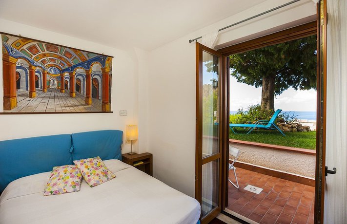 Imagen de la habitación del Hotel Pocho, San Vito Lo Capo. Foto 8