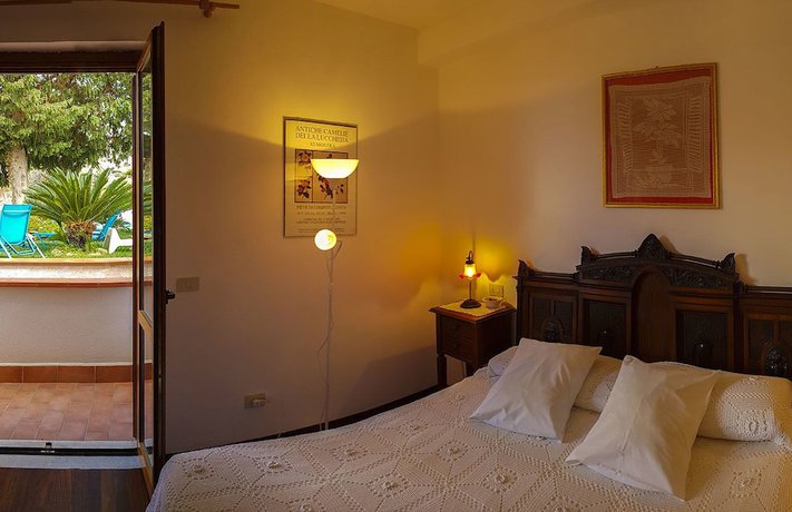 Imagen de la habitación del Hotel Pocho, San Vito Lo Capo. Foto 10