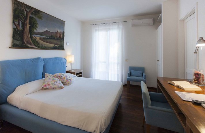 Imagen de la habitación del Hotel Pocho, San Vito Lo Capo. Foto 14