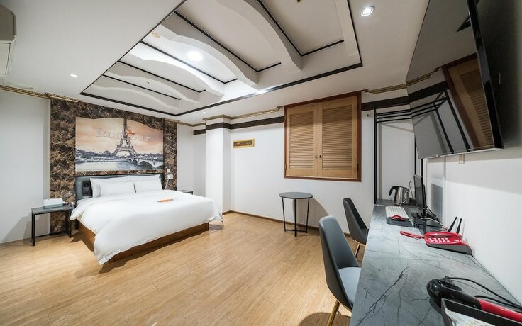 Imagen de la habitación del Hotel Pochoen The Dream. Foto 19