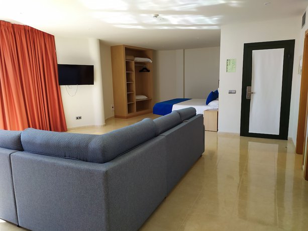 Imagen de la habitación del Hotel Pocillos Playa. Foto 7