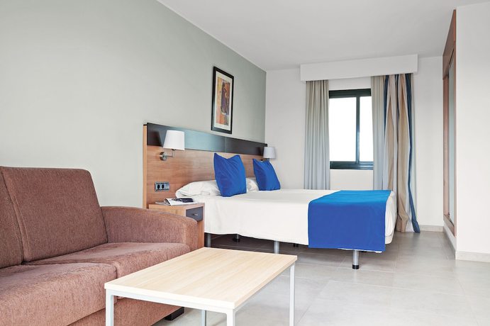 Imagen de la habitación del Hotel Pocillos Playa. Foto 8