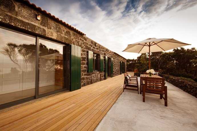 Imagen de los exteriores del Hotel Pocinhobay. Foto 11