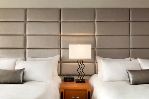 Imagen de la habitación del Hotel Poco Inn and Suites and Conference Centre. Foto 8