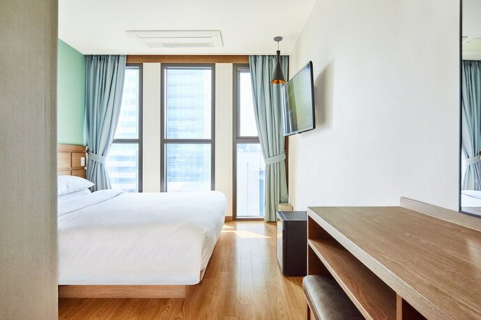 Imagen de la habitación del Hotel Poco Seongsu. Foto 16