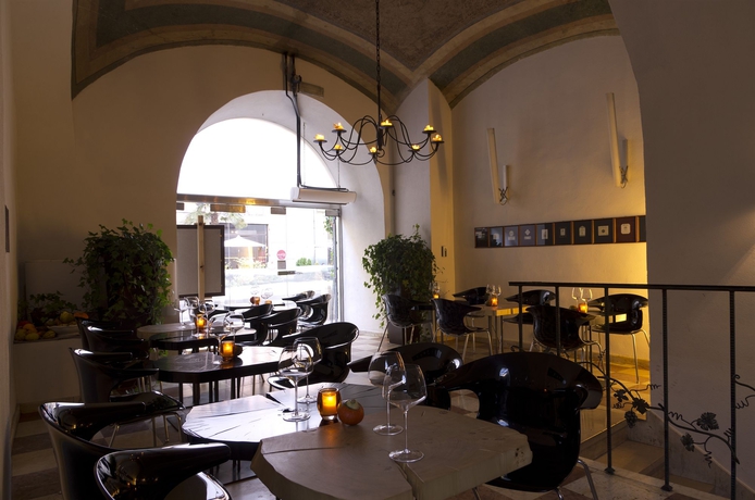 Imagen del bar/restaurante del Hotel Pod Roza. Foto 2