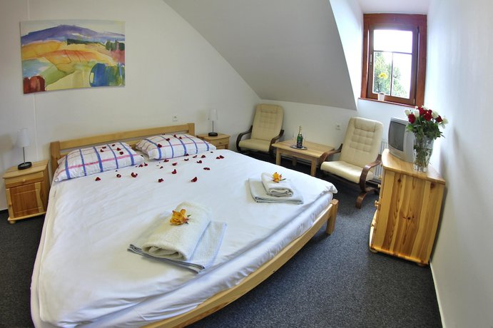 Imagen de la habitación del Hotel Pod &Scaron;ikmou Věž&iacute;. Foto 15