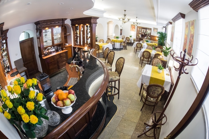 Imagen del bar/restaurante del Hotel Pod Złotą R&oacute;żą. Foto 2