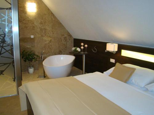 Imagen de la habitación del Hotel Podles&iacute;, Sněžn&eacute;. Foto 8