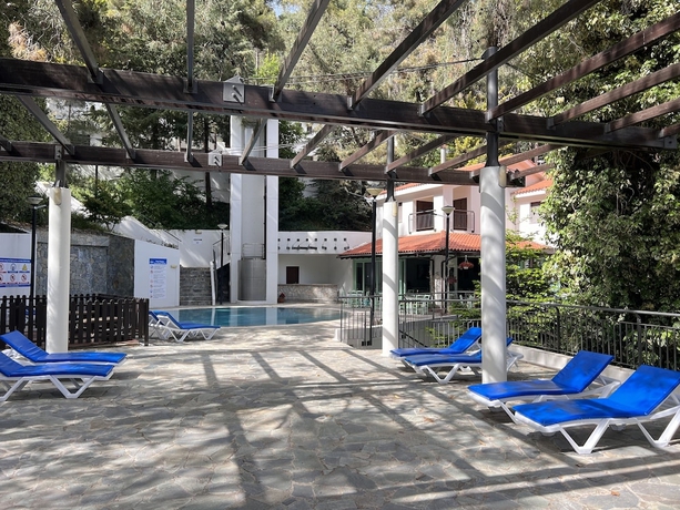 Imagen de la piscina del Hotel Poed Residences. Foto 17