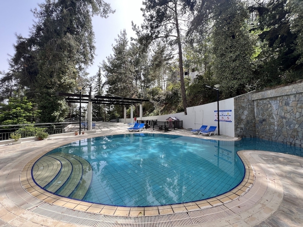 Imagen de la piscina del Hotel Poed Residences. Foto 18