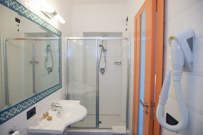Imagen de la habitación del Hotel Poggio Aragosta and Spa. Foto 11