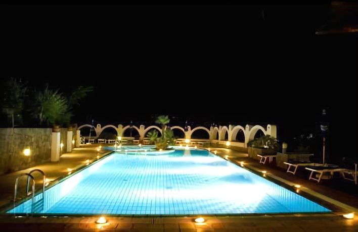Imagen de la piscina del Hotel Poggio Aragosta and Spa. Foto 16