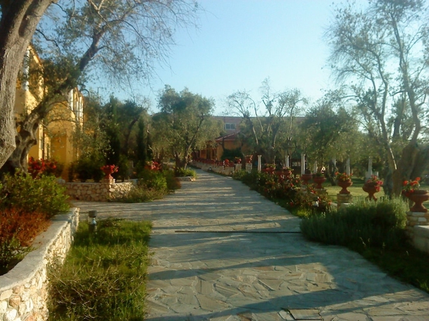 Imagen de los exteriores del Hotel Poggio Degli Ulivi. Foto 16