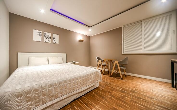 Imagen de la habitación del Hotel Pohang Daedodong White. Foto 14