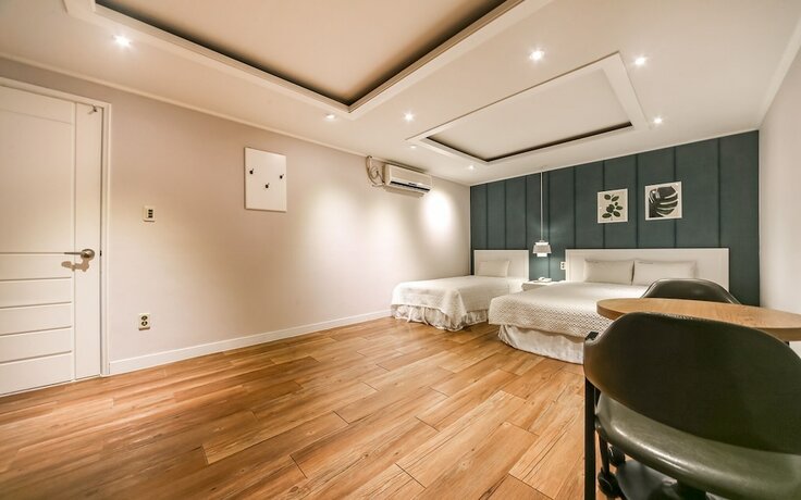 Imagen de la habitación del Hotel Pohang Daedodong White. Foto 16