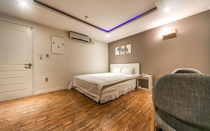 Imagen de la habitación del Hotel Pohang Daedodong White. Foto 17