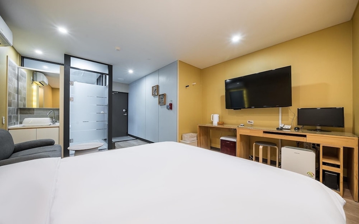 Imagen de la habitación del Hotel Pohang EandA. Foto 8