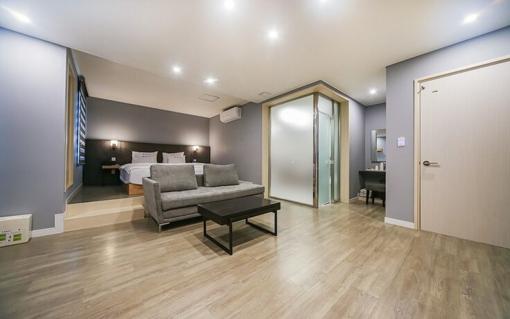 Imagen de la habitación del Hotel Pohang Sangdodong Palace. Foto 33