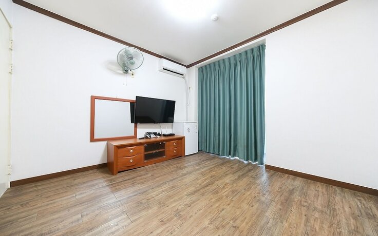 Imagen de la habitación del Hotel Pohang Wolpo Bali. Foto 2