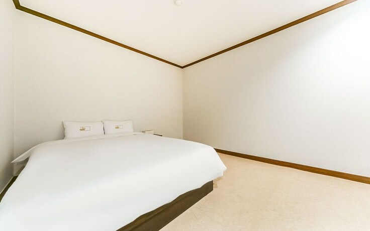 Imagen de la habitación del Hotel Pohang Yeongildae Hotel Lily. Foto 10