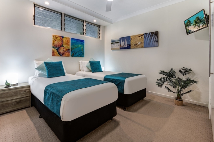 Imagen de la habitación del Hotel Poinciana 011 Deluxe 2 Bedroom Apartment Centrally Located With Golf Buggy. Foto 3