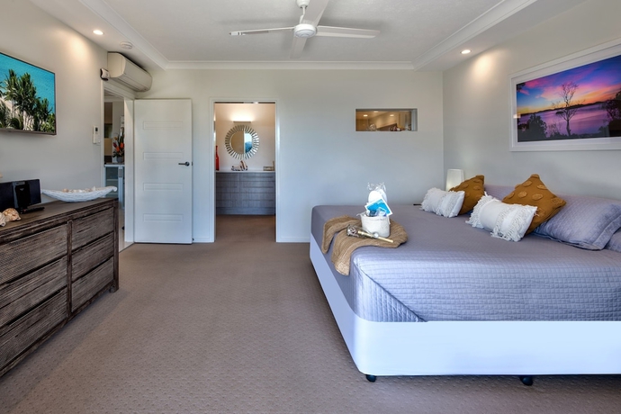 Imagen de la habitación del Hotel Poinciana 011 Deluxe 2 Bedroom Apartment Centrally Located With Golf Buggy. Foto 5