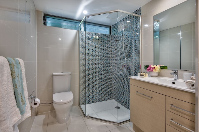 Imagen de la habitación del Hotel Poinciana 011 Deluxe 2 Bedroom Apartment Centrally Located With Golf Buggy. Foto 16