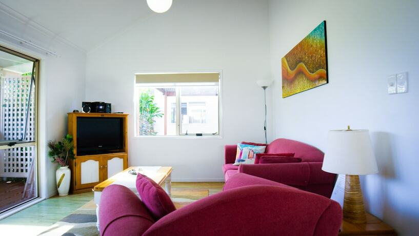 Imagen general del Hotel Poinciana Cottages. Foto 7