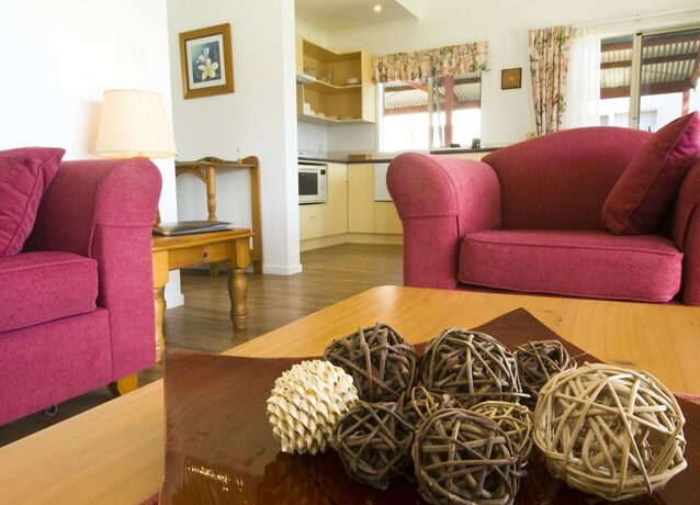 Imagen general del Hotel Poinciana Cottages. Foto 18