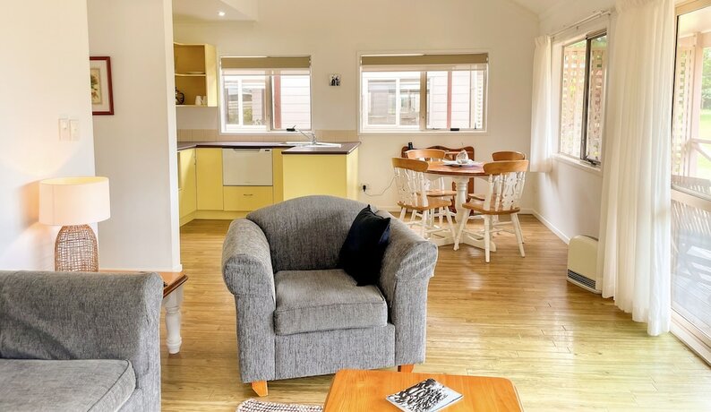 Imagen de la habitación del Hotel Poinciana Cottages. Foto 20