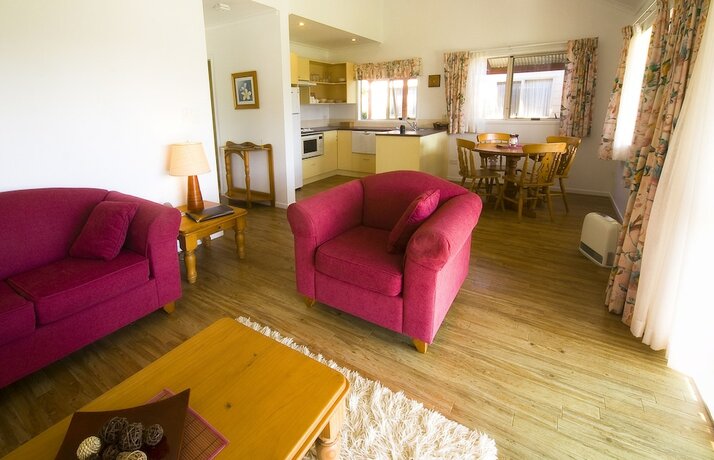 Imagen de la habitación del Hotel Poinciana Cottages. Foto 30