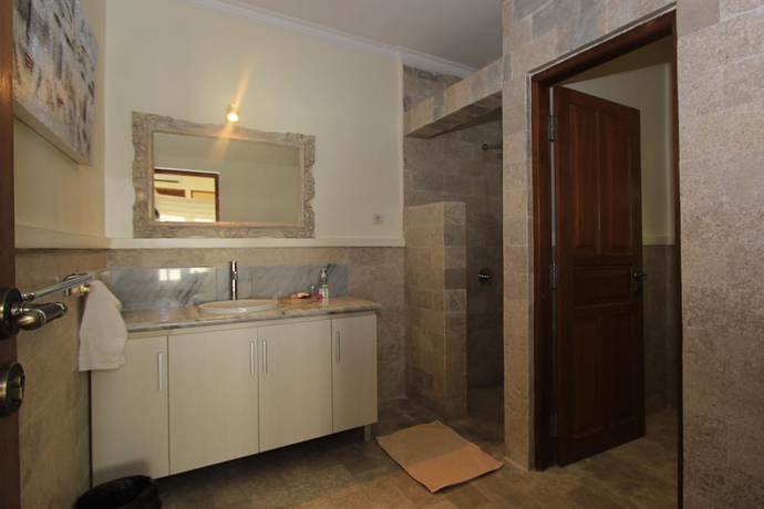 Imagen de la habitación del Hotel Poinciana Resort Bali. Foto 11