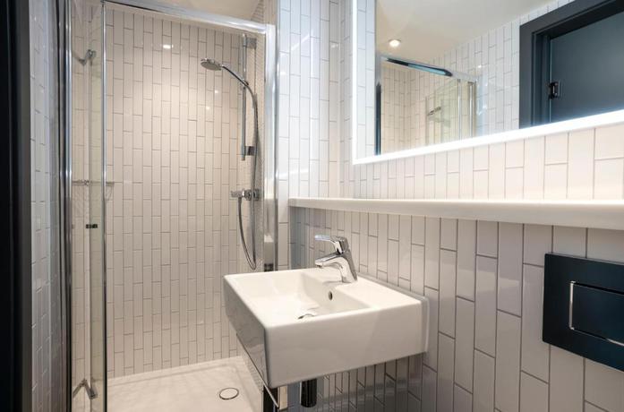 Imagen de la habitación del Hotel Point A Edinburgh St Andrew Square. Foto 5