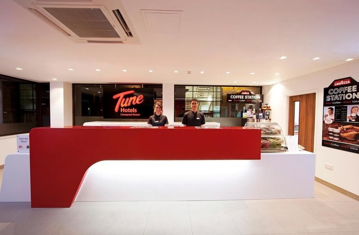 Imagen de los exteriores del Hotel Point A London Liverpool Street. Foto 7