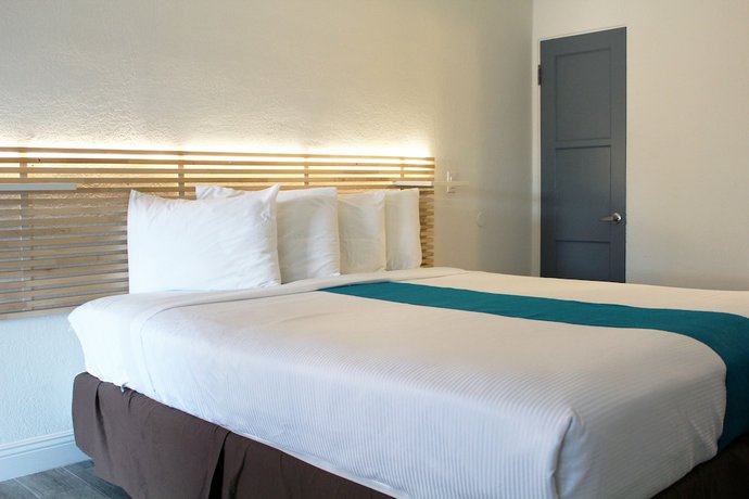 Imagen de la habitación del Hotel Point Loma. Foto 6