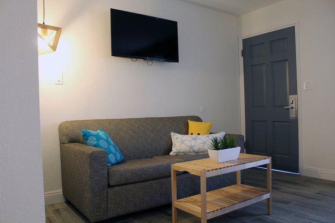 Imagen de la habitación del Hotel Point Loma. Foto 9