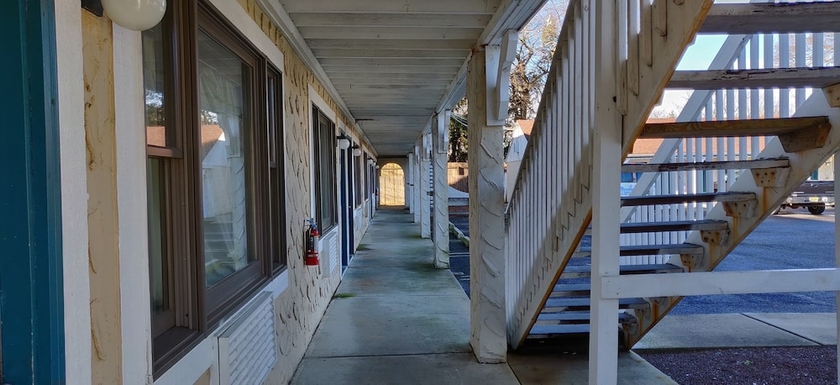Imagen de los interiores del Hotel Point Pleasant Inn. Foto 14