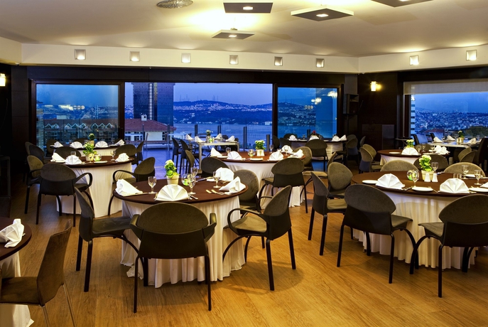 Imagen de los interiores del Hotel Point Taksim. Foto 11