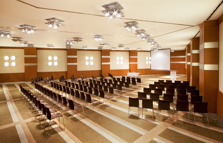 Imagen de los interiores del Hotel Point Taksim. Foto 13