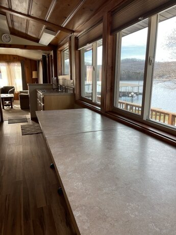 Imagen de la habitación del Hotel Point View Resort. Foto 16