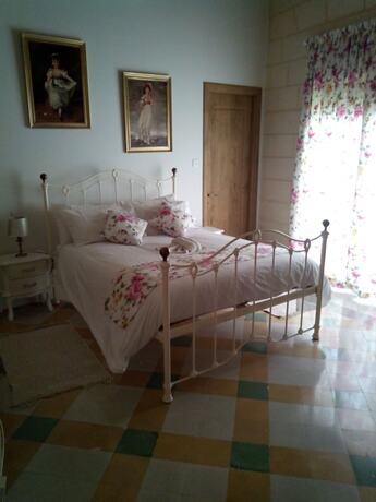 Imagen general del Hotel Point de Vue. Foto 12