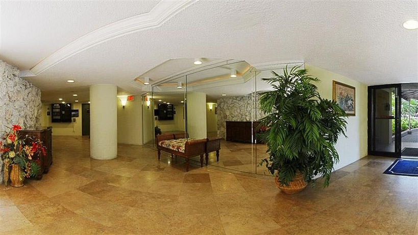 Imagen de los interiores del Hotel Pointe Estero. Foto 7