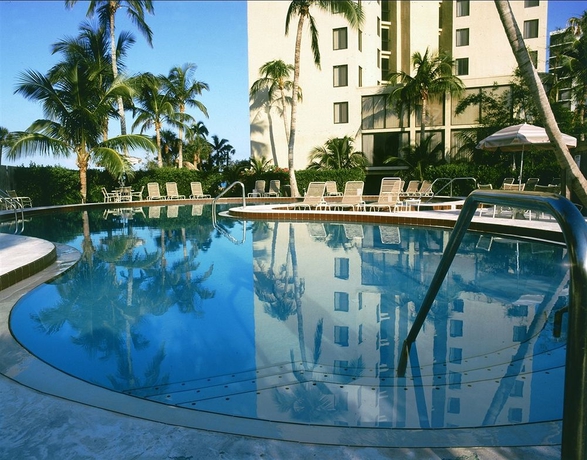 Imagen de la piscina del Hotel Pointe Estero. Foto 13
