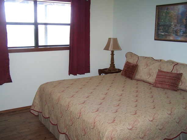 Imagen de la habitación del Hotel Pointe West Resort Motel. Foto 2
