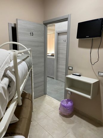 Imagen de la habitación del Hotel Poker. Foto 10