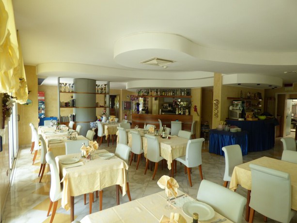 Imagen del bar/restaurante del Hotel Poker, Misano Adriatico. Foto 4